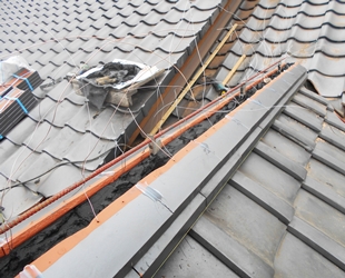 耐震工法（ガイドライン工法）による屋根工事・復旧工事