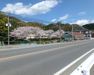 岡本シンホウ産業の会社看板製作と設置、新事務所の移設