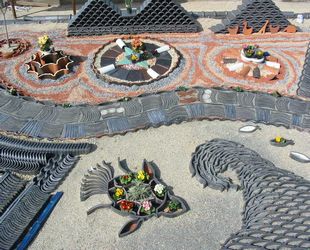 廃瓦生かせ をテーマに熊本県農業公園でエコガーデニングを製作しました。