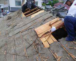 葺き替え工事・野地板(下地板)