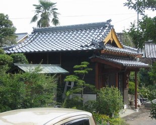 社寺・伝統建築の瓦屋根工事、阿蘇○○寺納骨堂改修工事